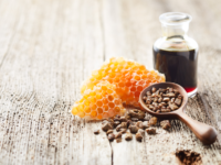 Voor de complementaire tandarts: gebruik propolis en pepermunt